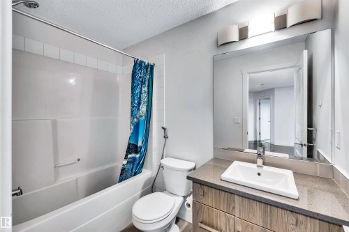 106 667 Watt Boulevard, Edmonton, AB - Indoor Photo Showing Bathroom