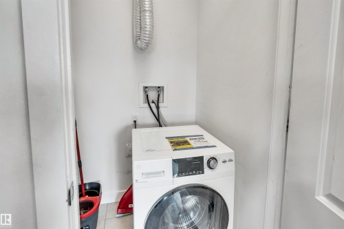 106 667 Watt Boulevard, Edmonton, AB - Indoor Photo Showing Laundry Room