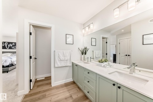 731 166 Avenue Ne, Edmonton, AB - Indoor Photo Showing Bathroom