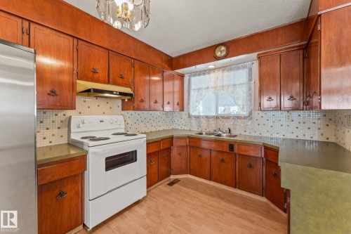 13820 86 Street, Edmonton, AB - Indoor Photo Showing Kitchen With Double Sink