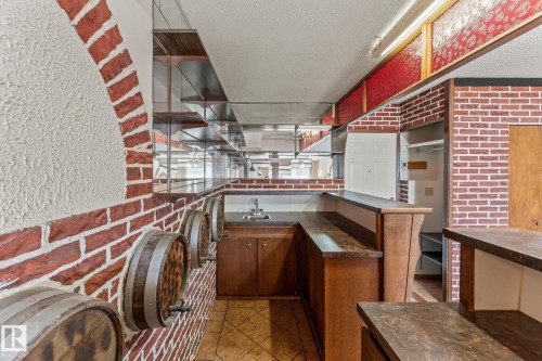 13820 86 Street, Edmonton, AB - Indoor With Storage