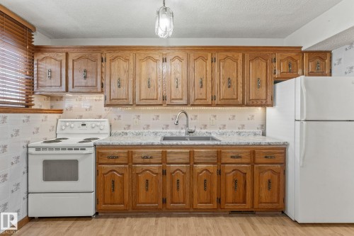 13820 86 Street, Edmonton, AB - Indoor Photo Showing Kitchen