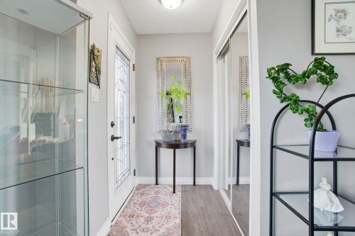 373 Kline Crescent, Edmonton, AB - Indoor Photo Showing Other Room