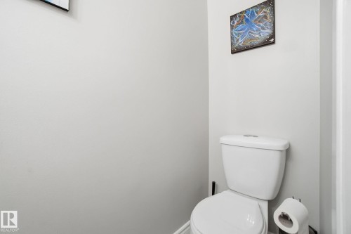 373 Kline Crescent, Edmonton, AB - Indoor Photo Showing Bathroom