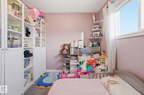 373 Kline Crescent, Edmonton, AB - Indoor Photo Showing Bedroom