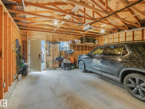 3807 Weidle Crescent, Edmonton, AB - Indoor Photo Showing Garage