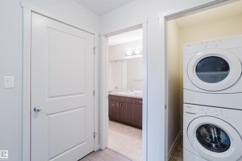 12038 62 Street, Edmonton, AB - Indoor Photo Showing Laundry Room