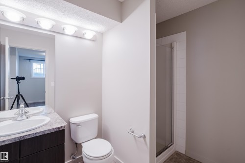 12038 62 Street, Edmonton, AB - Indoor Photo Showing Bathroom