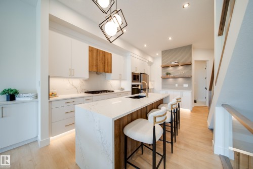 21 Starling Way, Fort Saskatchewan, AB - Indoor Photo Showing Kitchen With Upgraded Kitchen