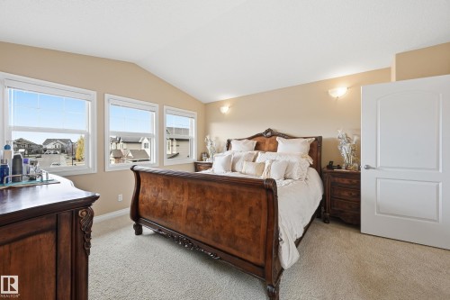 1590 Chapman Way Sw, Edmonton, AB - Indoor Photo Showing Bedroom