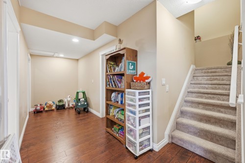 1590 Chapman Way Sw, Edmonton, AB - Indoor