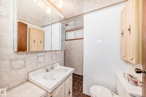 13003 128 Street, Edmonton, AB - Indoor Photo Showing Bathroom
