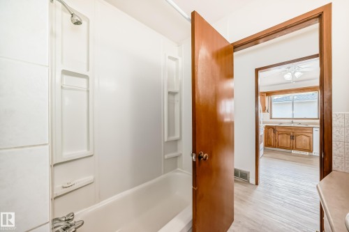 13003 128 Street, Edmonton, AB - Indoor Photo Showing Bathroom