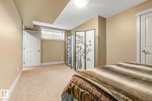 1110 Connelly Court, Edmonton, AB - Indoor Photo Showing Bedroom