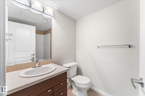 109 9523 160 Avenue, Edmonton, AB - Indoor Photo Showing Bathroom