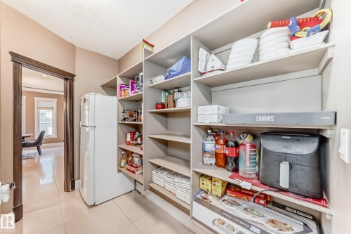 1552 Cunningham Cape Cape, Edmonton, AB - Indoor