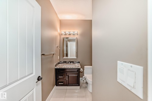 1552 Cunningham Cape Cape, Edmonton, AB - Indoor Photo Showing Bathroom