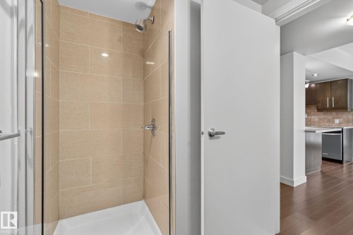 203 10046 117 Street, Edmonton, AB - Indoor Photo Showing Bathroom