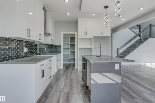 829 Morris Avenue, Leduc, AB - Indoor Photo Showing Kitchen With Upgraded Kitchen