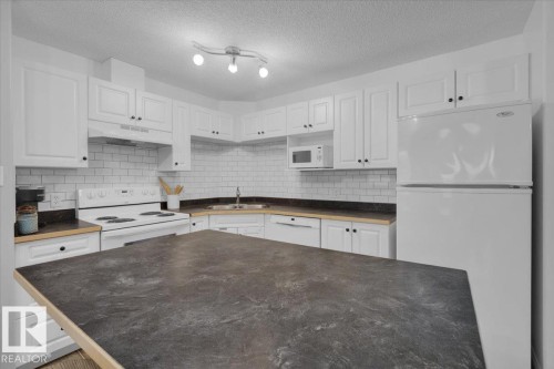 122 5350 199 Street, Edmonton, AB - Indoor Photo Showing Kitchen