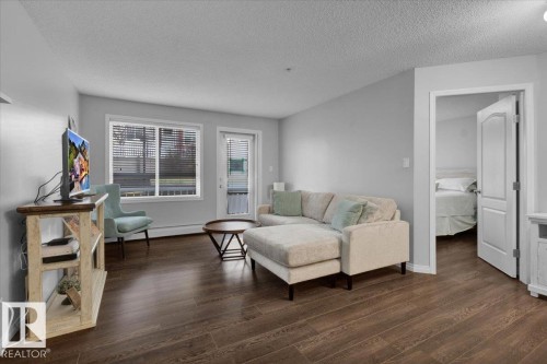122 5350 199 Street, Edmonton, AB - Indoor Photo Showing Living Room