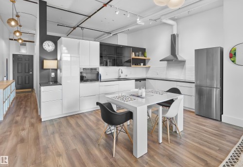 210 10024 Jasper Avenue, Edmonton, AB - Indoor