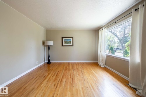 12121 39 Street, Edmonton, AB - Indoor Photo Showing Other Room