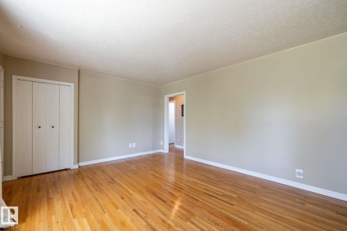 12121 39 Street, Edmonton, AB - Indoor Photo Showing Other Room