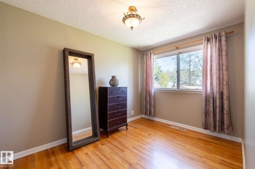 12121 39 Street, Edmonton, AB - Indoor