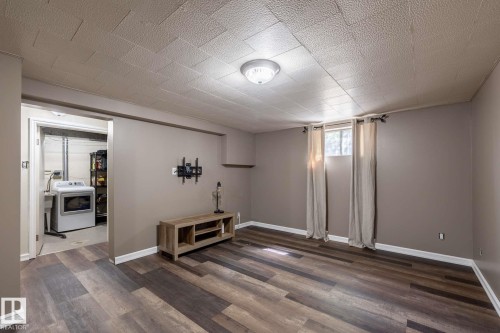12121 39 Street, Edmonton, AB - Indoor Photo Showing Other Room