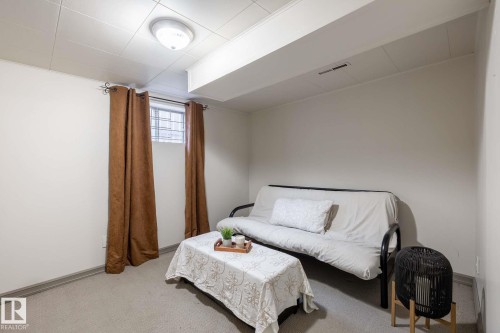 12121 39 Street, Edmonton, AB - Indoor Photo Showing Bedroom