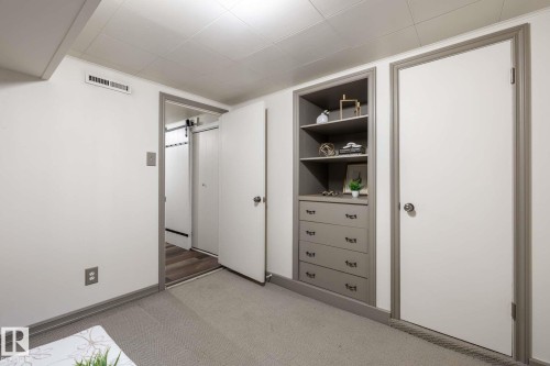 12121 39 Street, Edmonton, AB - Indoor