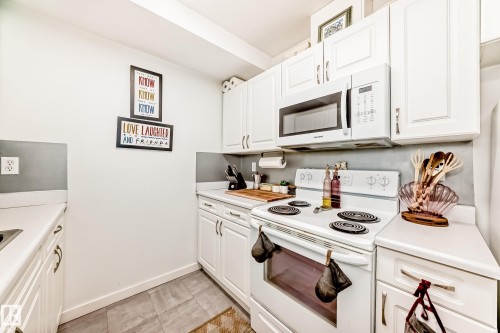 17116 108 Street, Edmonton, AB - Indoor Photo Showing Kitchen