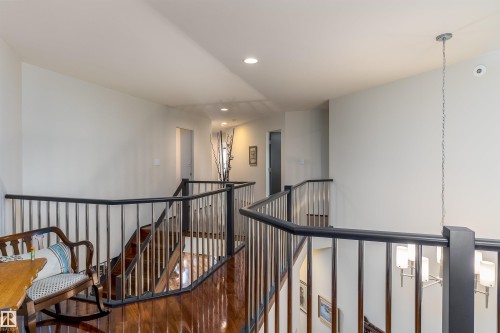 1681 Toane Wynd, Edmonton, AB - Indoor Photo Showing Other Room