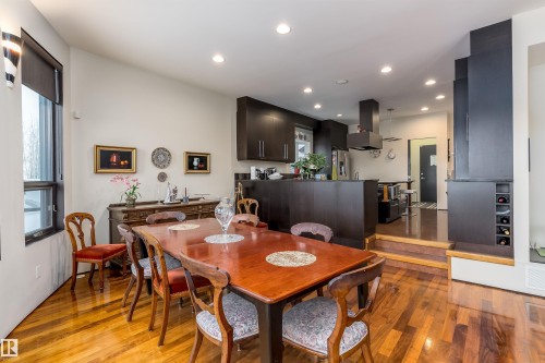 1681 Toane Wynd, Edmonton, AB - Indoor Photo Showing Dining Room