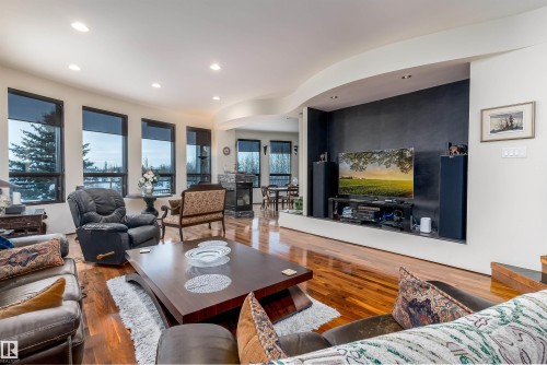 1681 Toane Wynd, Edmonton, AB - Indoor Photo Showing Living Room