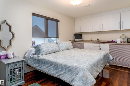 1681 Toane Wynd, Edmonton, AB - Indoor Photo Showing Bedroom