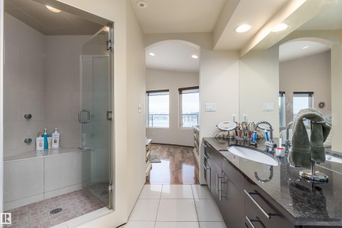 1681 Toane Wynd, Edmonton, AB - Indoor Photo Showing Bathroom