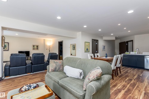 1681 Toane Wynd, Edmonton, AB - Indoor Photo Showing Living Room