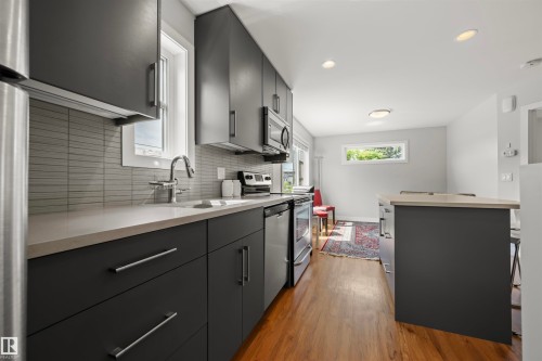 9803 74 Avenue, Edmonton, AB - Indoor Photo Showing Kitchen
