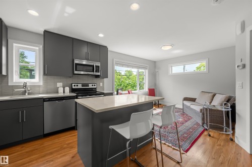 9803 74 Avenue, Edmonton, AB - Indoor Photo Showing Kitchen With Upgraded Kitchen