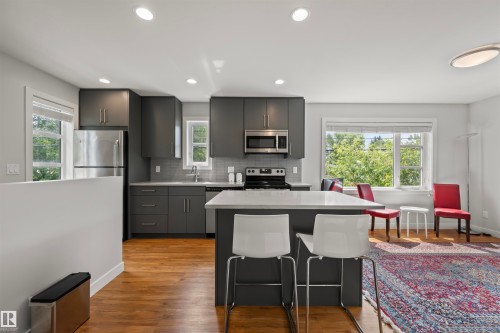 9803 74 Avenue, Edmonton, AB - Indoor Photo Showing Kitchen With Upgraded Kitchen