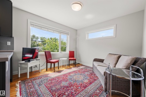 9803 74 Avenue, Edmonton, AB - Indoor