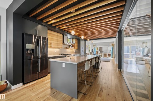 9803 74 Avenue, Edmonton, AB - Indoor Photo Showing Kitchen
