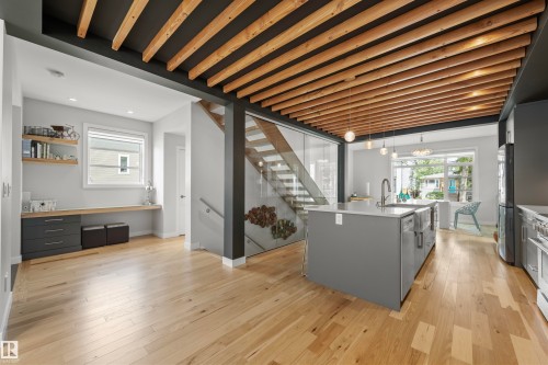 9803 74 Avenue, Edmonton, AB - Indoor Photo Showing Other Room