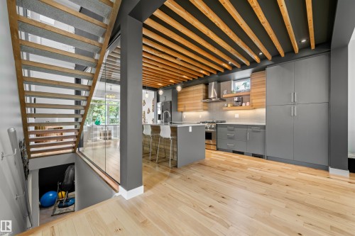 9803 74 Avenue, Edmonton, AB - Indoor