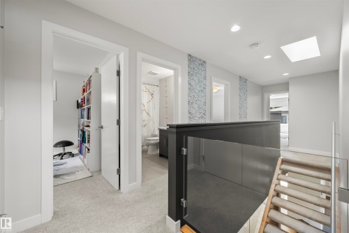 9803 74 Avenue, Edmonton, AB - Indoor Photo Showing Other Room