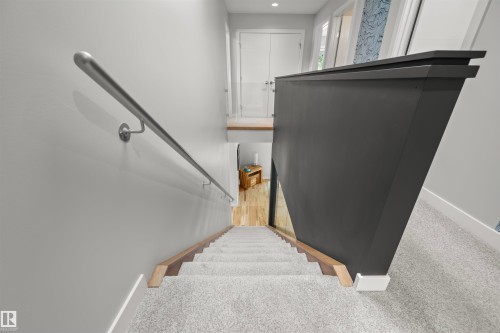 9803 74 Avenue, Edmonton, AB - Indoor Photo Showing Other Room