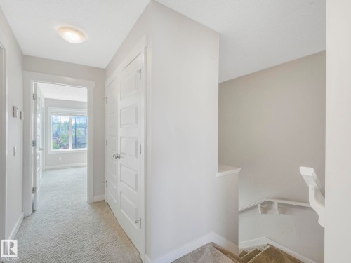 648 Lewis Greens Drive, Edmonton, AB - Indoor Photo Showing Other Room