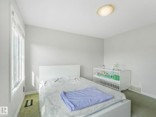 648 Lewis Greens Drive, Edmonton, AB - Indoor Photo Showing Bedroom